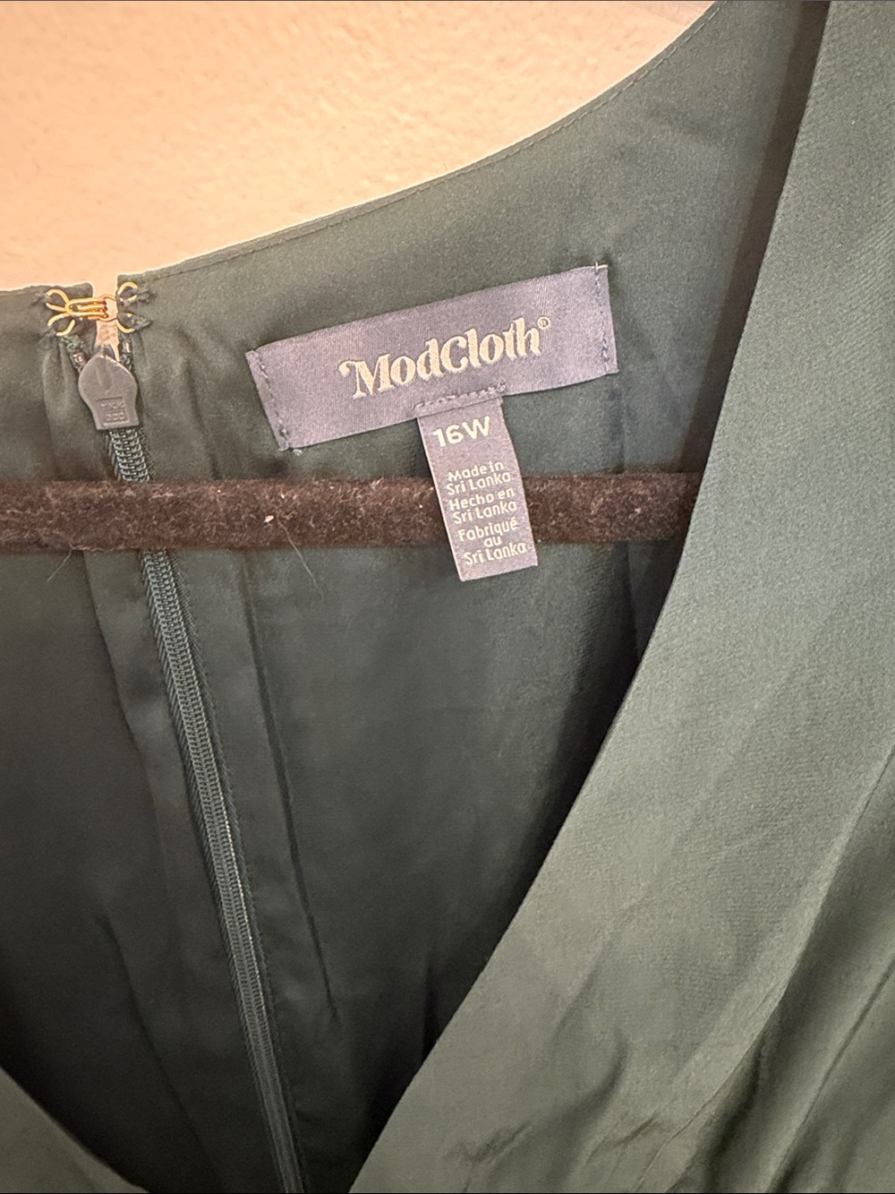 Emerald Green V-Neck Button-Front Women's Dress - Picture 2 of 5